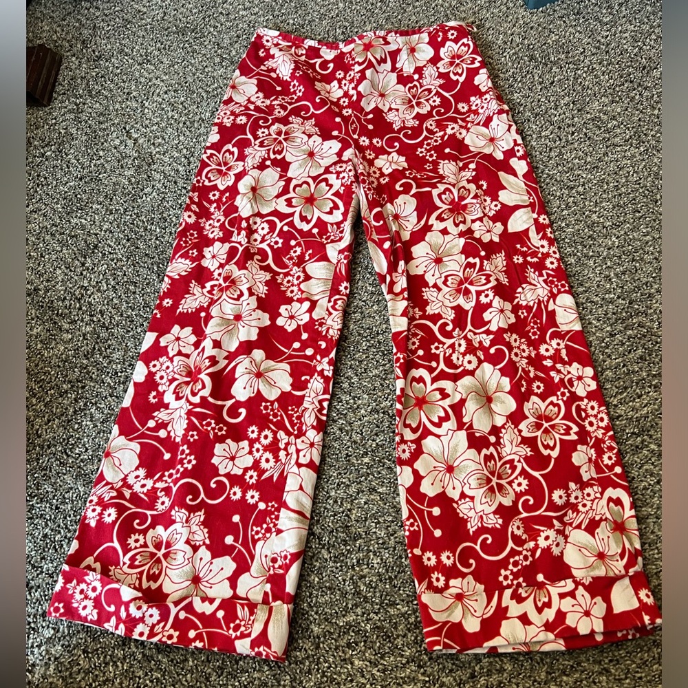 Hawaiian Floral Flare Capris